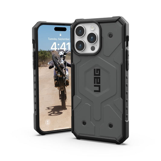 UAG Urban Armor Gear obal PATHFINDER s funkciou MagSafe pre iPhone 15 Pro Max strieborná